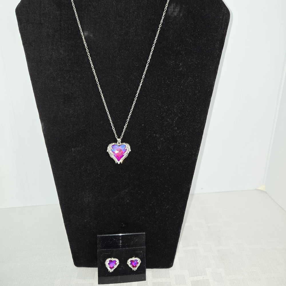 Heart Necklace & Earrings Pink Irradescent Heart w/Rhinestones Set, NWOT